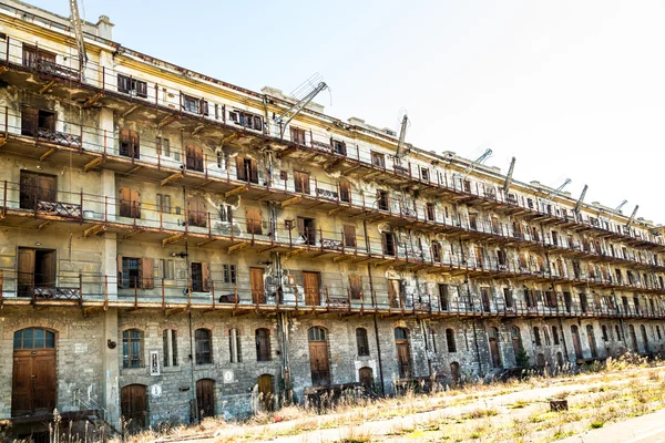 Le antiche strutture del Porto di Trieste — Foto Stock