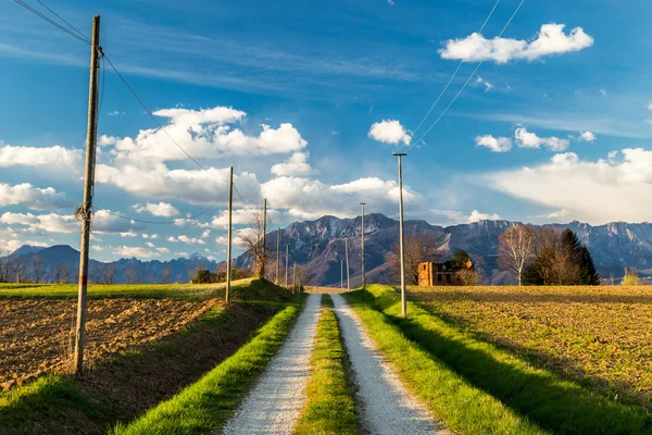 Abandoned farm in the countryside — Stock Photo, Image