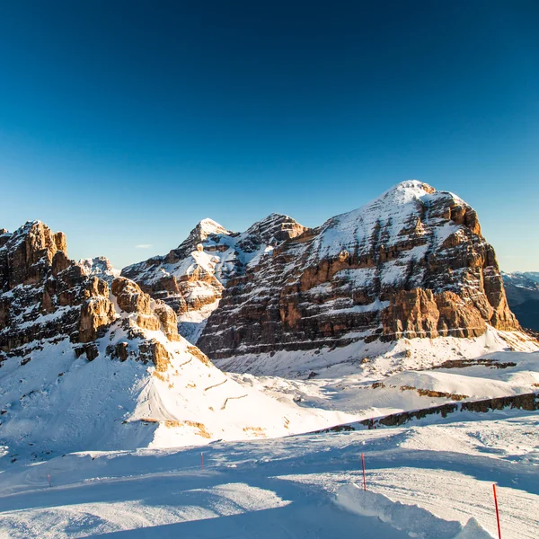 Dolomiti italiano pronto para temporada de esqui — Fotografia de Stock