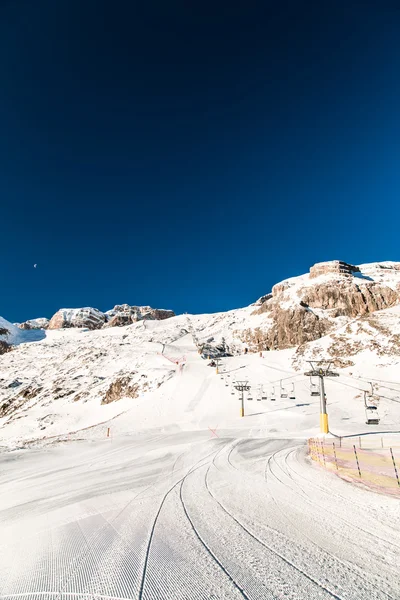 イタリア ドロミテ スキー シーズンの準備ができて — ストック写真