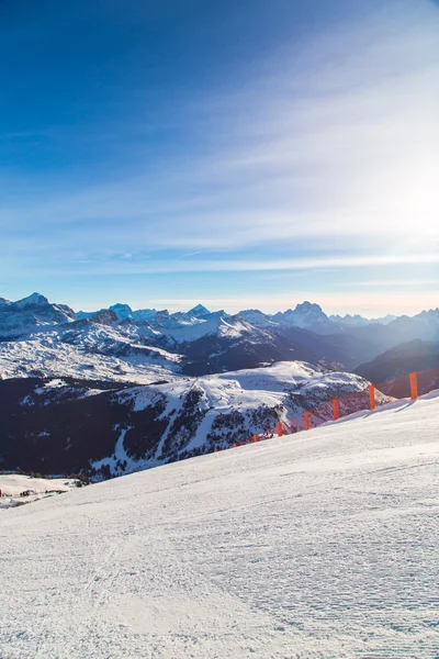 Italienische Dolomiten bereit für die Skisaison — Stockfoto