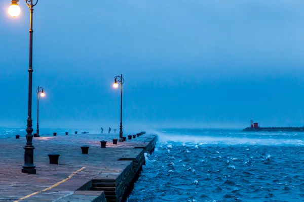 Windy afternoon on the pier — Stock Photo, Image