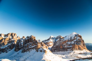 İtalyan Dolomiti kayak sezonu için hazır