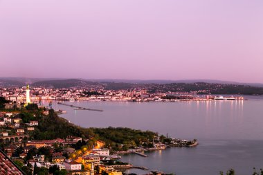 Akşamları deniz feneri