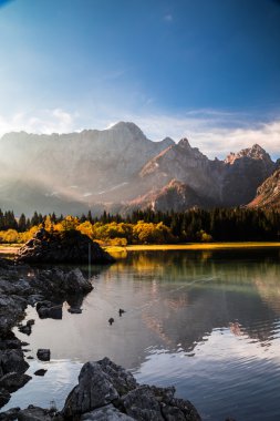 Alplerde sonbahar sabahı