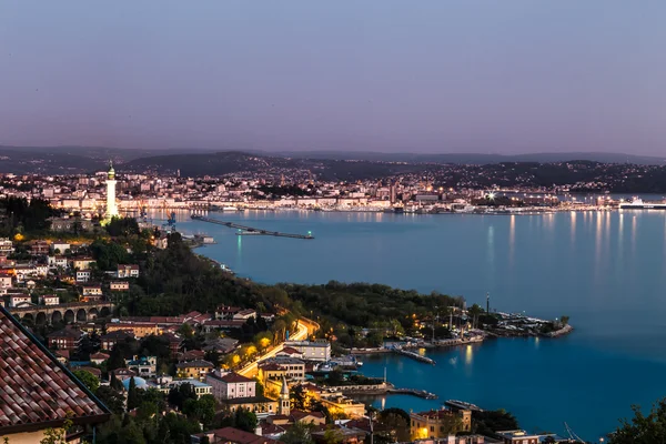 Faro por la noche —  Fotos de Stock