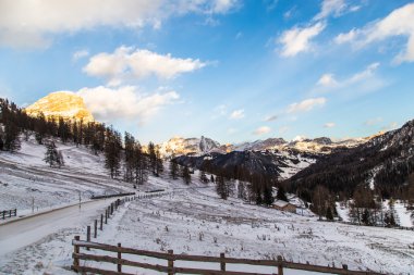 İtalyan Dolomiti kayak sezonu için hazır