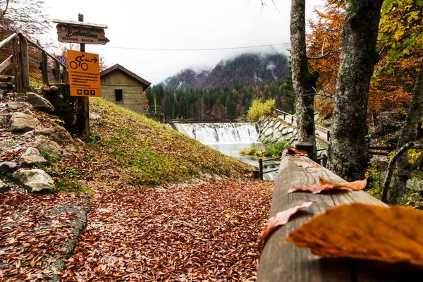 Manhã de outono nos alpes — Fotografia de Stock