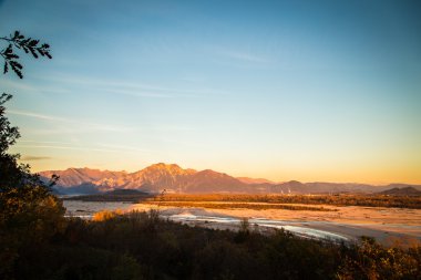 itlian kırsal kesimde sonbahar günbatımı