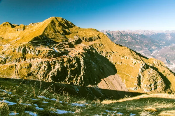 Herfst ochtend in de Alpen — Stockfoto