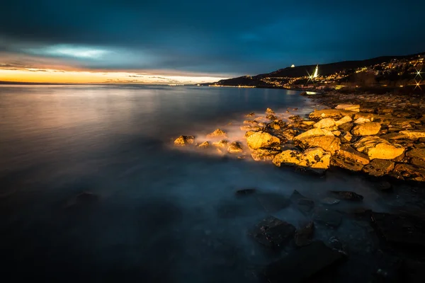 O castelo e o farol de Trieste — Fotografia de Stock