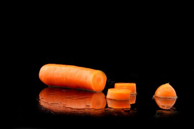 Eine geschnittene karotte