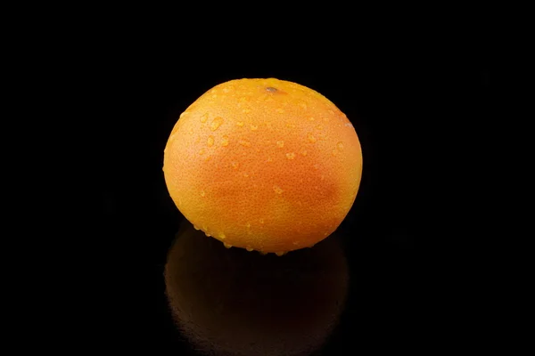 Grapefruit auf schwarz — Stock Photo, Image