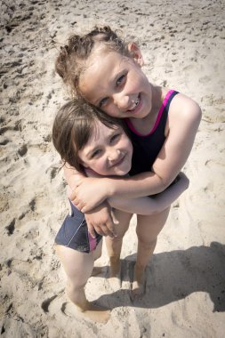 Beach kız kardeş aşk