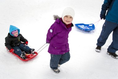 Çekerek kız kız kardeş