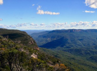 Avustralya 'nın Mavi Dağları' ndan Lincoln Kayası manzarası