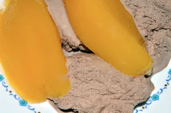 Mango Slices Chocolate Ice Cream — ストック写真