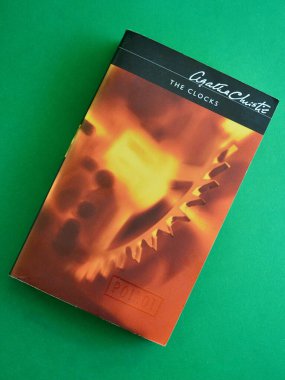 Sydney, Avustralya. Ekim 2025. Agatha Christie 'nin bir romanı olan Saatler' in kapağının manzarası.. 