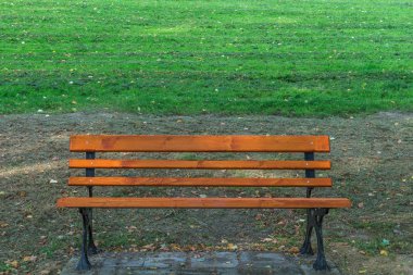 Sabah park bankında