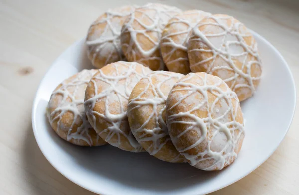 Biscuits Sur Une Assiette Biscuits Sur Une Assiette Blanche Fait Photo De Stock