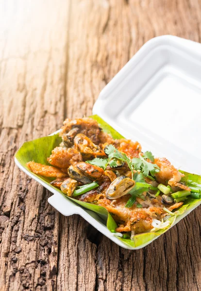 Oysters fried - crispy mussel with bean sprout, Crisp fried oyst — Stock Photo, Image