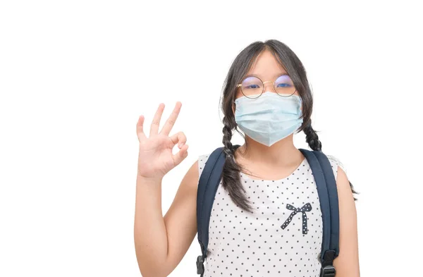 Niedlich Glücklich Asiatischen Studenten Tragen Maske Und Zeigen Zeichen Isoliert — Stockfoto