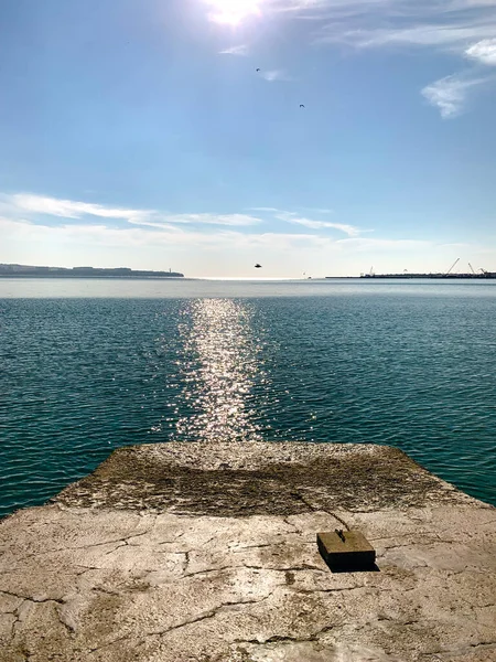 Blick Auf Das Meer Bucht Von Der Küste — Stockfoto