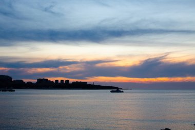 Gemi gün batımında denize açılacak.