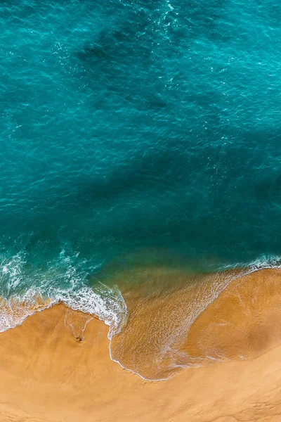 Hermosa Playa Arena Con Agua Turquesa Foto Vertical Playa Salvaje — Foto de Stock