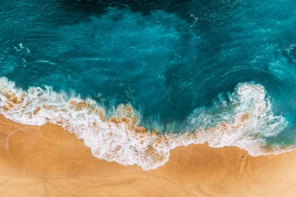 Scène Plage Aérienne Relaxante Bannière Modèle Vacances Été Les Vagues — Photo