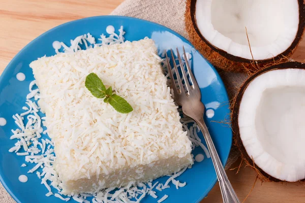 Postre tradicional brasileño: pudín de cuscús dulce (tapioca) — Foto de Stock