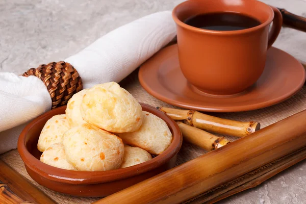 Brazylijski przekąska pao de queijo (ser chleb) — Zdjęcie stockowe