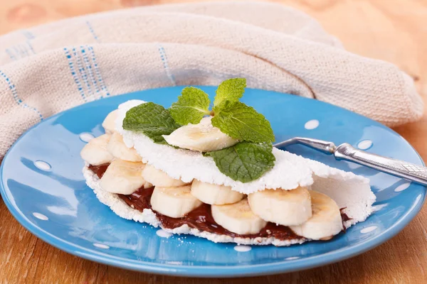 Casabe (bammy, beiju, bob, biju) - flatbread of cassava (tapioca — Stock Photo, Image