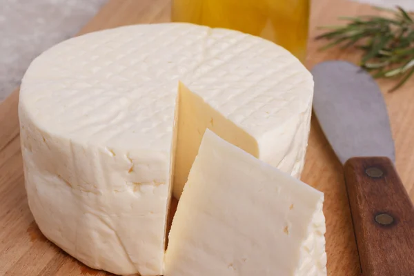 Wheel of brazilian traditional cheese Minas — Stock Photo, Image