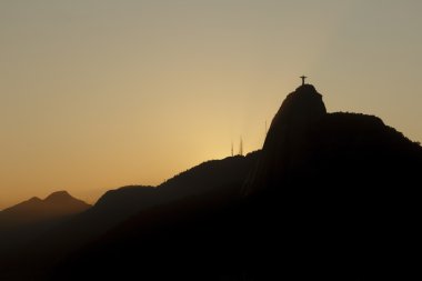 Gün batımı dağ Corcovado İsa kurtarıcı, Rio de Janeiro