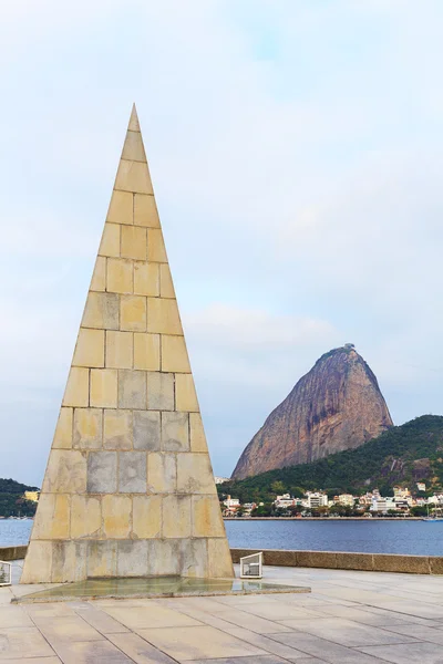 Monumento Estacio de Sa nel parco Flamengo (Aterro) Monte Pan di zucchero — Foto Stock