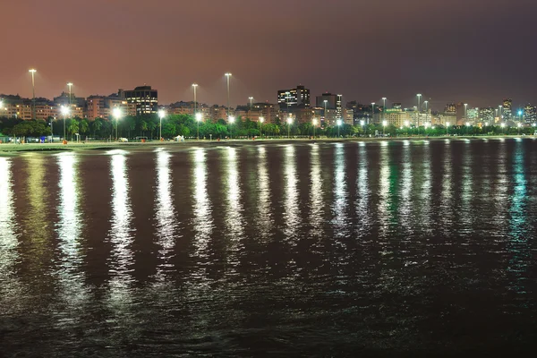 Vista noturna da praia Flamengo, Baía de Guanabara, Rio de Janeiro — Fotografia de Stock