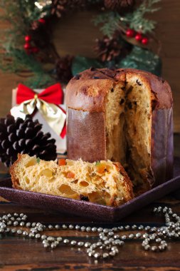Panettone - tatlı Noel ve yeni için geleneksel somun ekmek