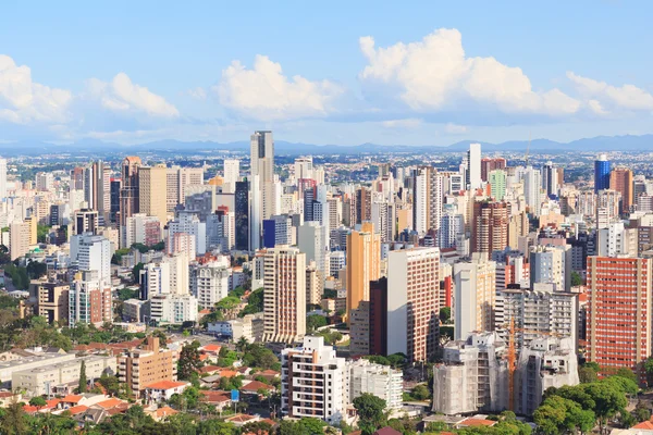 Panorámás kilátás nyílik a városközpont, épületek, szállodák, Curitiba, Para — Stock Fotó