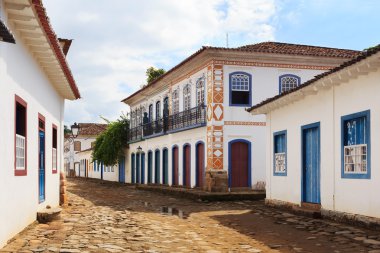 Sokak, sömürge evleri Paraty, Brezilya