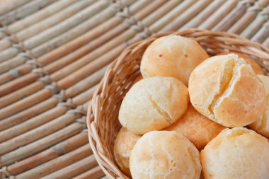 Brezilyalı aperatif pao de queijo (peynir ekmek)