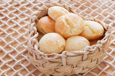 Brezilyalı atıştırmalık Peynirli ekmek (pao de queijo)