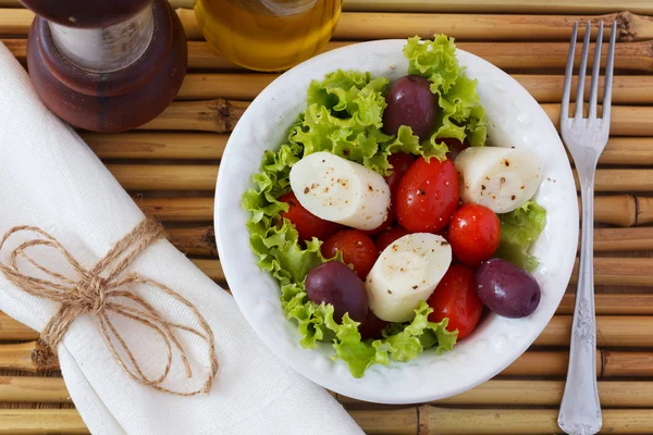 Frischer Salat mit Palmenherzen (Palmito)) — Stockfoto