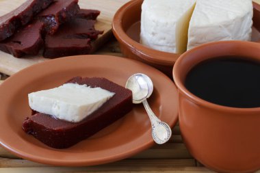 Brezilyalı tatlı romeo ve juliet, goiabada, minas peynir