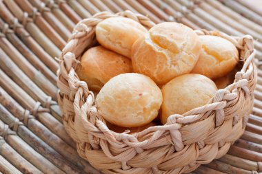 Brezilyalı aperatif pao de queijo (peynir ekmek)