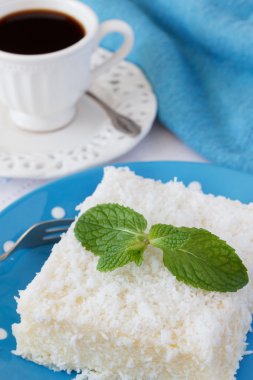 Cevizli tatlı kuskus (tapyoka) puding (cuscuz doce)