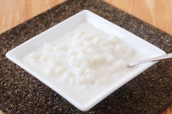 Brasilianische Dessert-Canjica aus weißem Mais — Stockfoto