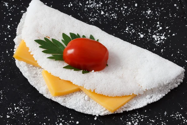 Casabe (bammy, beiju, bob, biju) - flatbread made from cassava (tapioca) — Stock Photo, Image