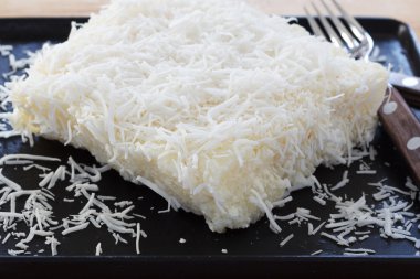 Brezilyalı tatlı: tatlı kuskus (tapyoka) puding (cuscuz doce