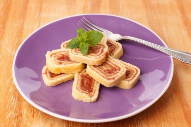 Bolo de rolo (İsviçre rulo, rulo kek) Brezilyalı tatlı